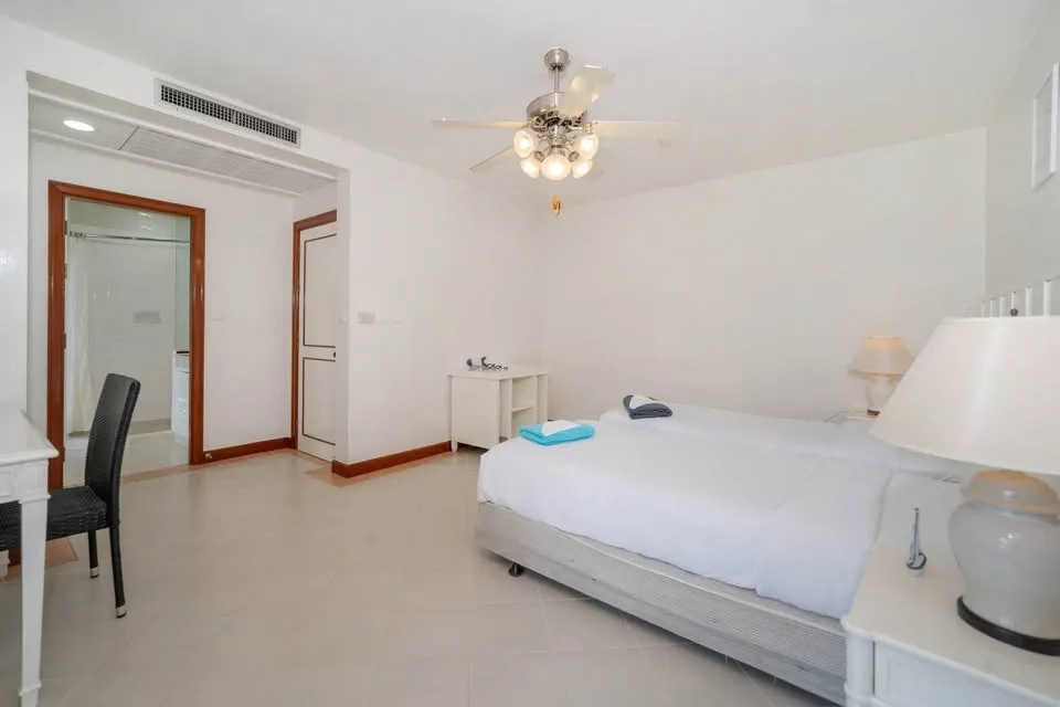 2-Bedroom Lakefront Duplex for Rent at Allamanda 1, Laguna Phuket