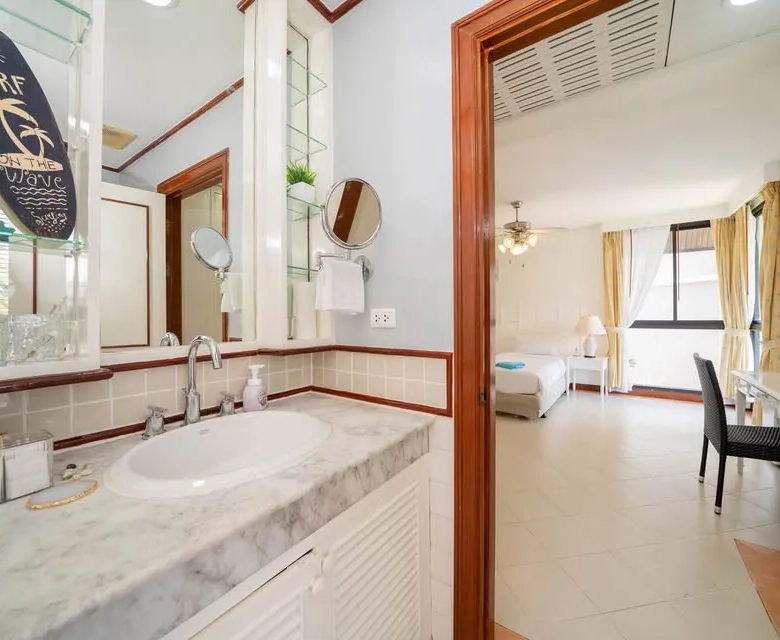 2-Bedroom Lakefront Duplex for Rent at Allamanda 1, Laguna Phuket