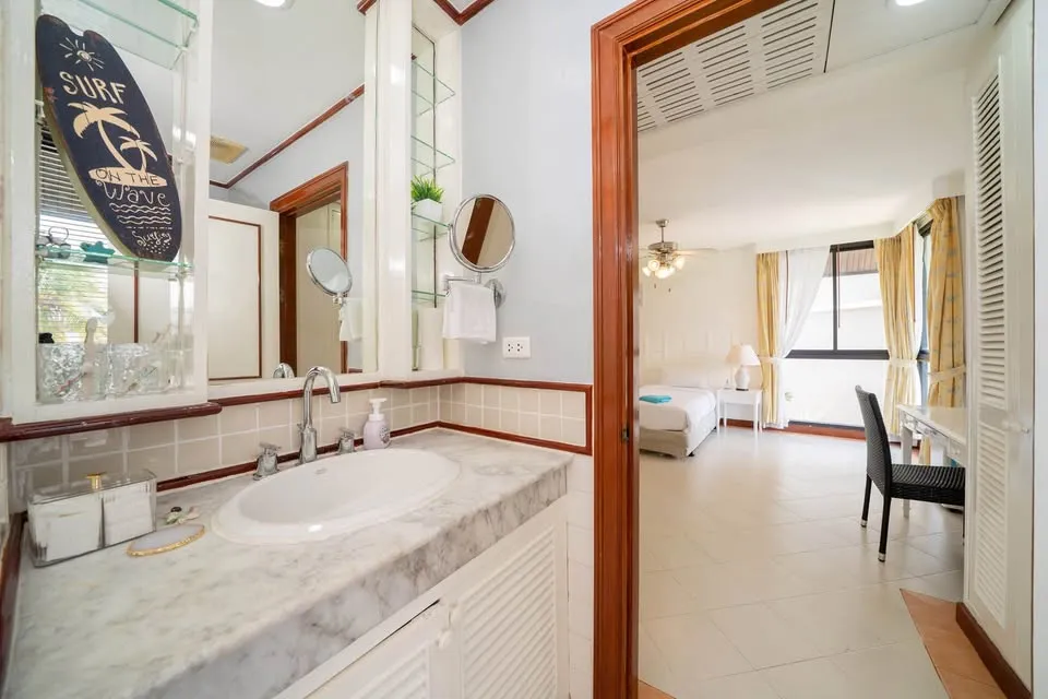2-Bedroom Lakefront Duplex for Rent at Allamanda 1, Laguna Phuket