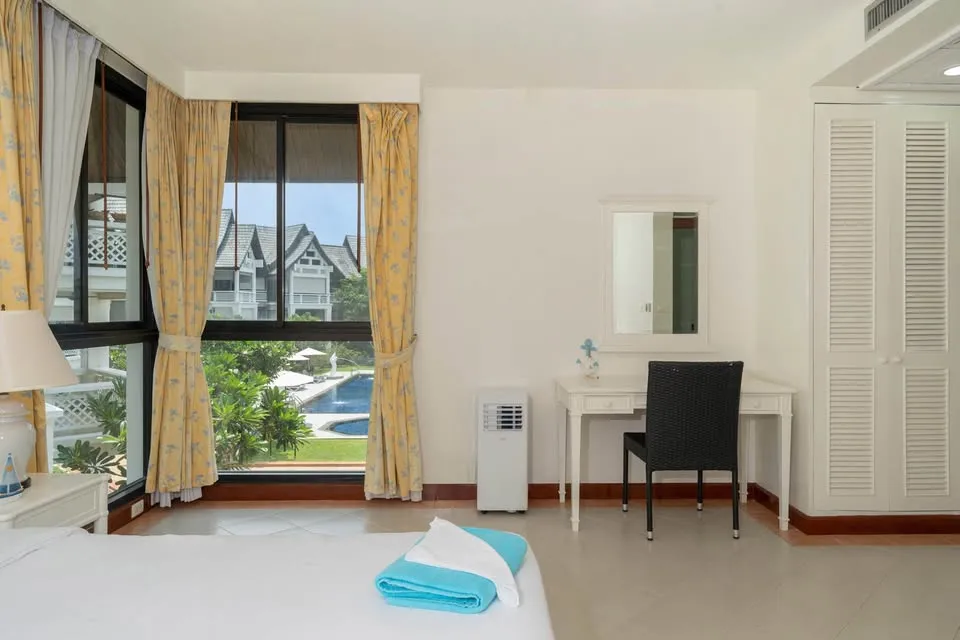 2-Bedroom Lakefront Duplex for Rent at Allamanda 1, Laguna Phuket