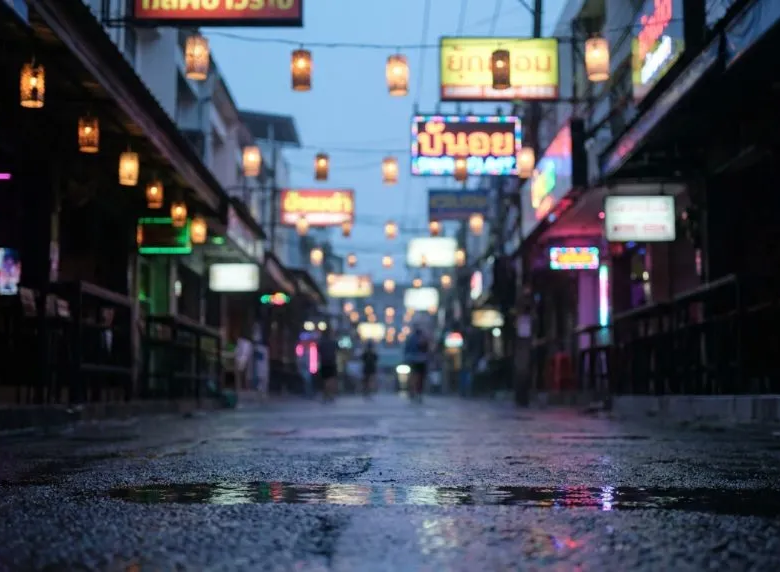 Go-Go Bar for Sale on Bangla Road, Patong – 80 sqm