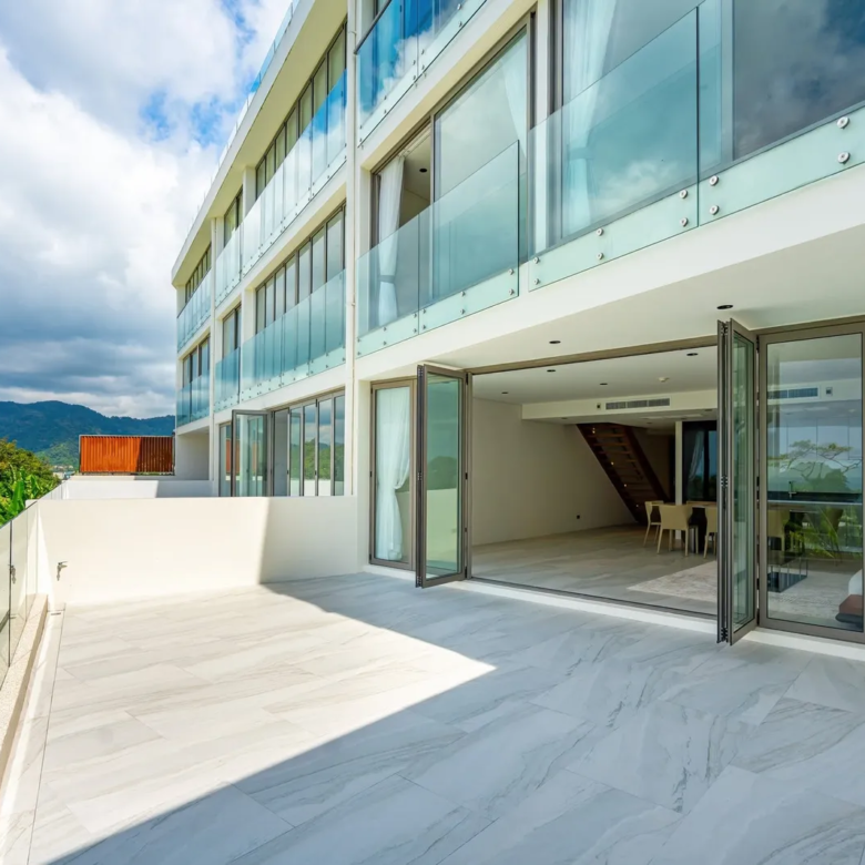 3 Bedroom Luxury Sea View Duplex for Rent at Bluepoint Patong