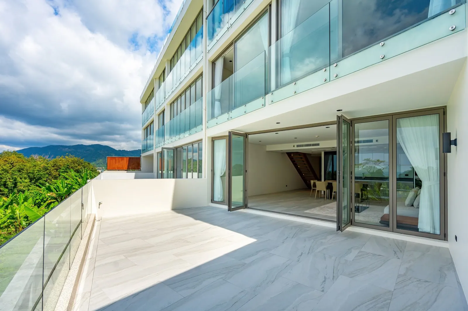 3 Bedroom Luxury Sea View Duplex for Rent at Bluepoint Patong