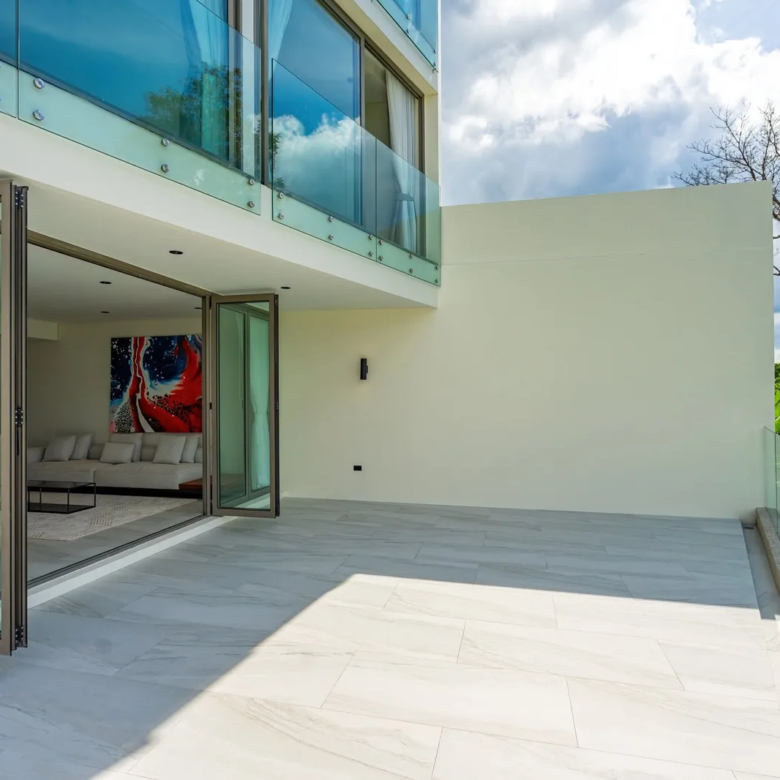 3 Bedroom Luxury Sea View Duplex for Rent at Bluepoint Patong
