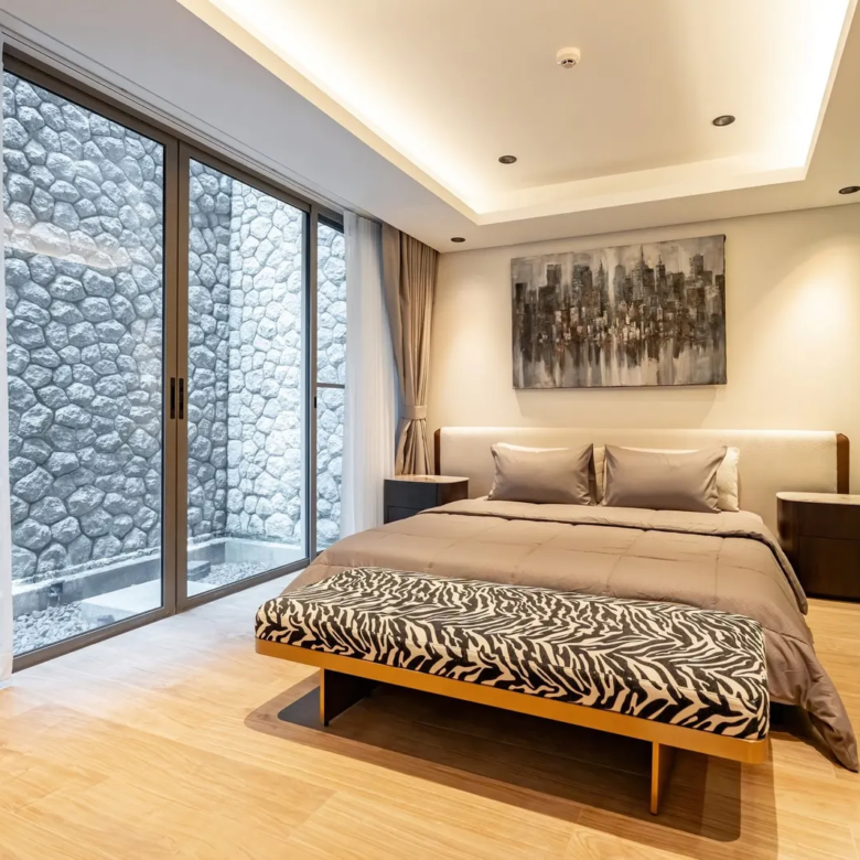 3 Bedroom Luxury Sea View Duplex for Rent at Bluepoint Patong