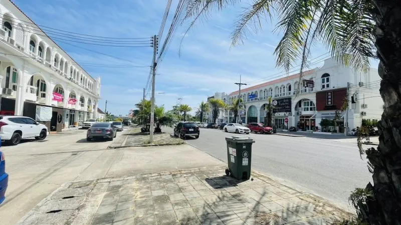 Commercial Townhouse for Rent in Koh Kaew Phuket