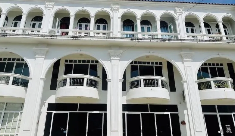 Commercial Townhouse for Rent in Koh Kaew Phuket