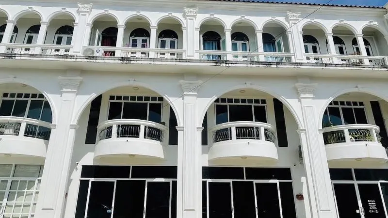 Commercial Townhouse for Rent in Koh Kaew Phuket