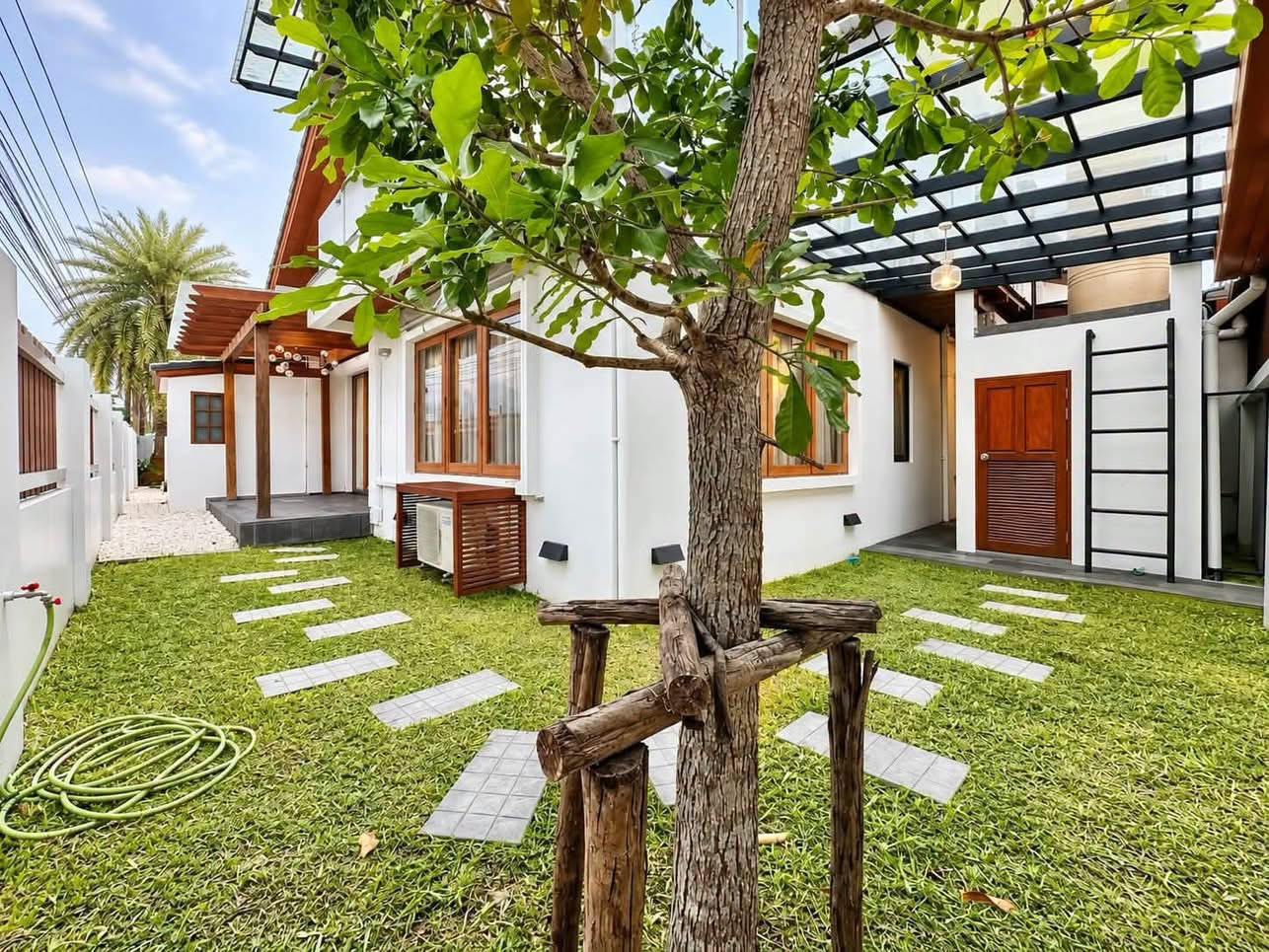 Luxury 4-Bedroom Pool Villa for Rent in Koh Kaew, Phuket – Near BISP
