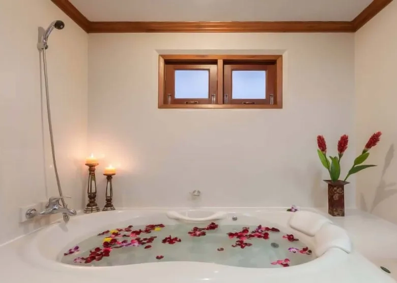 4 Bedroom Sea View Pool Villa for Sale in Patong, Phuket