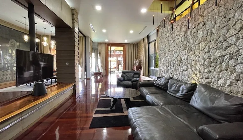 Villa Baray for Sale in Karon, Phuket – 5-Bedroom Sea View Mansion