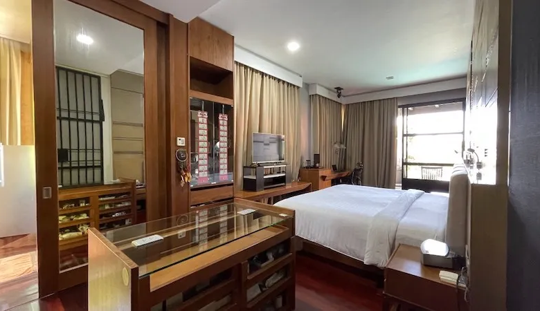 Villa Baray for Sale in Karon, Phuket – 5-Bedroom Sea View Mansion